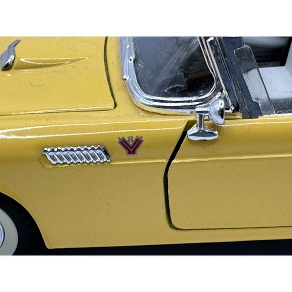 Superior 1955 Ford Thunderbird SS 7714 Yellow 1:24 Scale Car - Picture 5 of 7